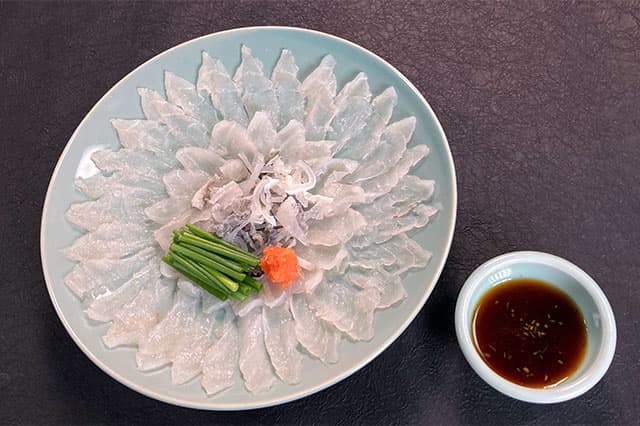 山口県の名物 ふく刺し