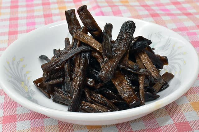 八ツ頭の茎の炒め煮